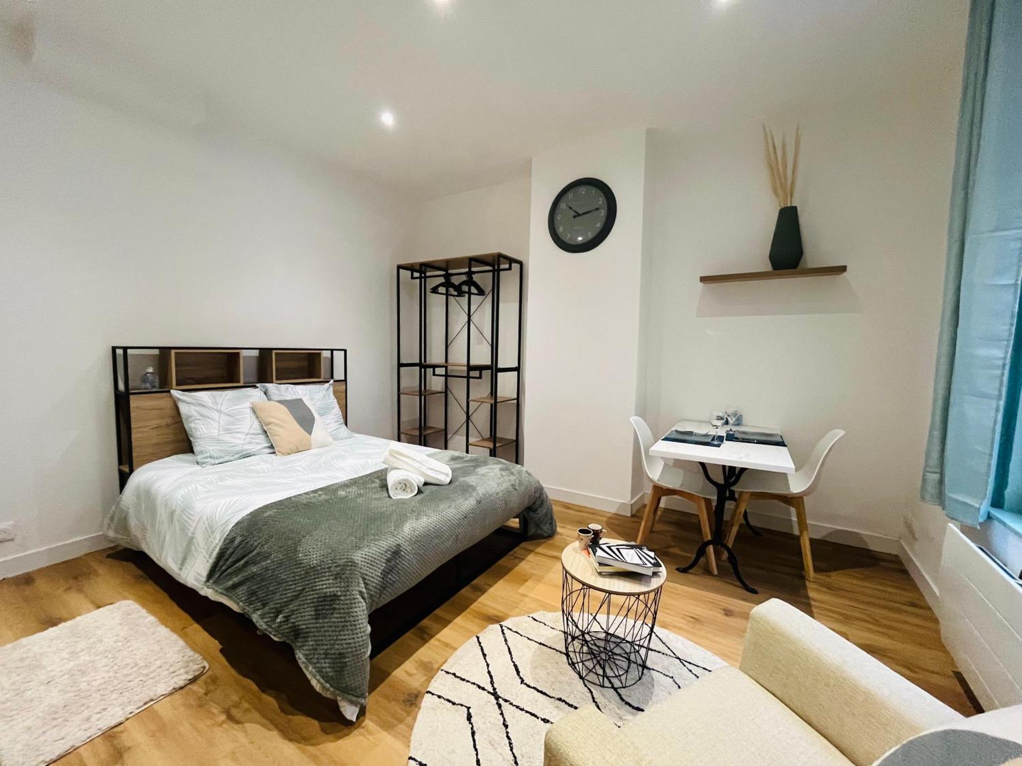La Ruche Arrageoise - Parking Gratuit - Cozy - Grand Lit - Long Sejour Apartment Arras Bagian luar foto